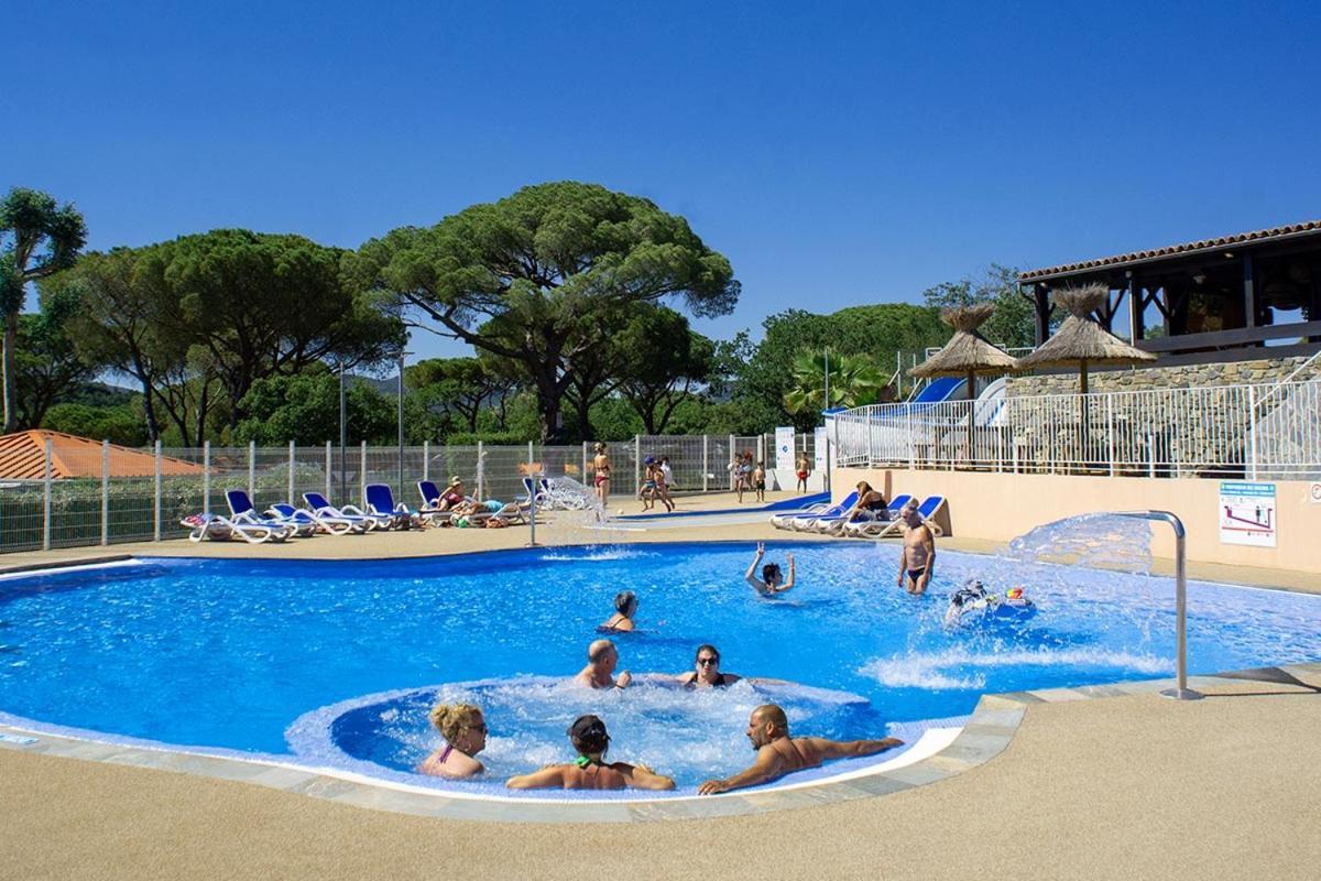 Bungalow Luxe 3 Chambres Surplombant Le Golf De St Tropez Gassin Exteriér fotografie